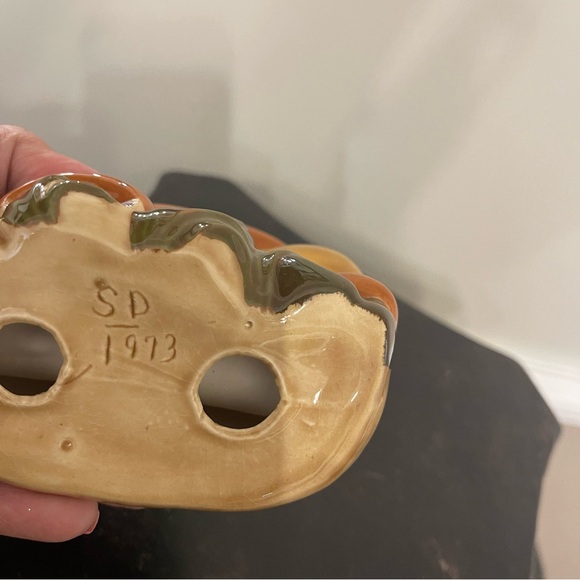 Vintage Ceramic Mushroom Retro Napkin or Letter Holder - Picture 7 of 9